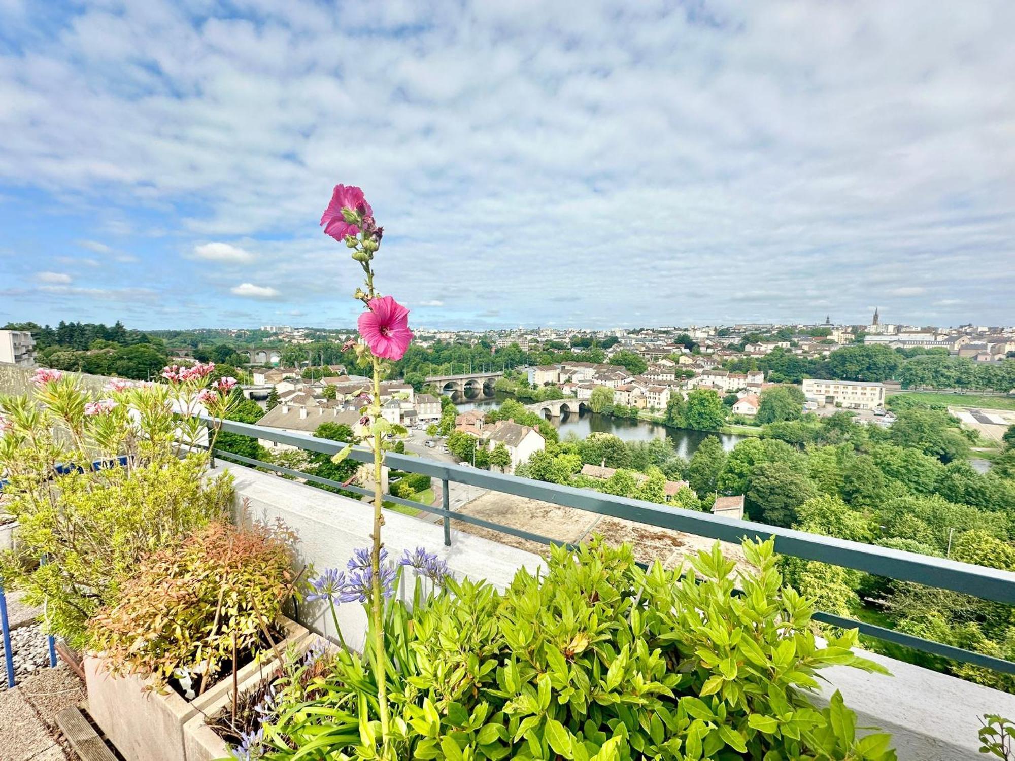 Ferienwohnung Le Panoramique, Splendide Avec Vue Sur La Vienne Limoges Exterior foto